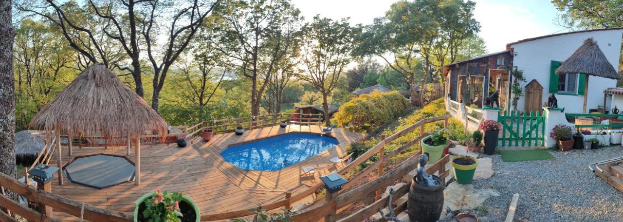 La Lyalis Bed & Breakfast Егин Екстериор снимка