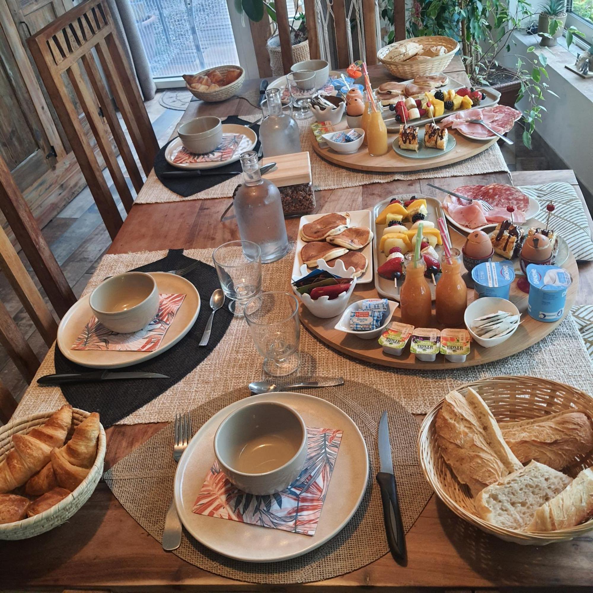 La Lyalis Bed & Breakfast Егин Екстериор снимка